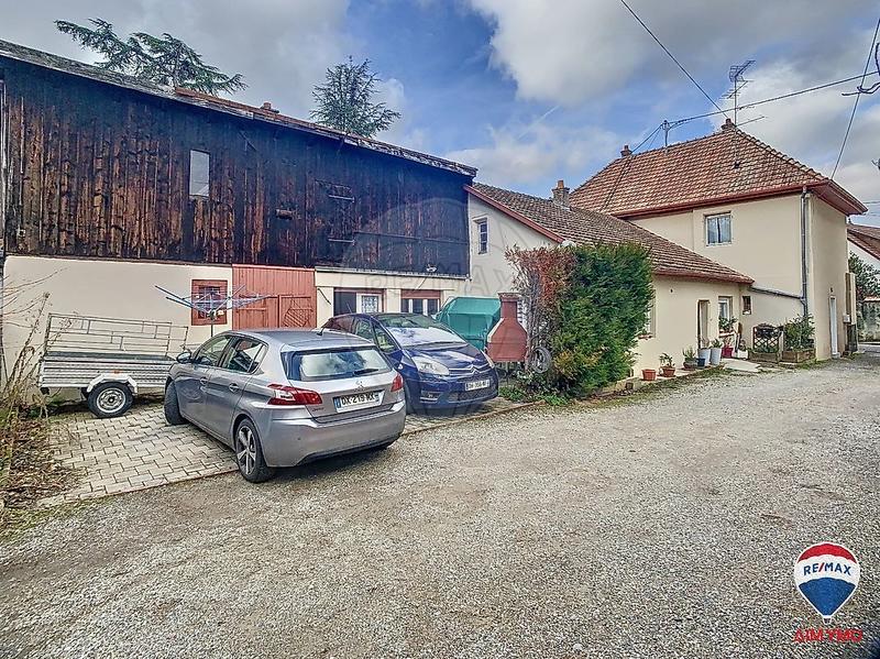 Maison - 240 m² - 5 pièces