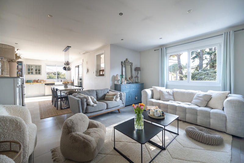 Maison - 177 m² - 8 pièces