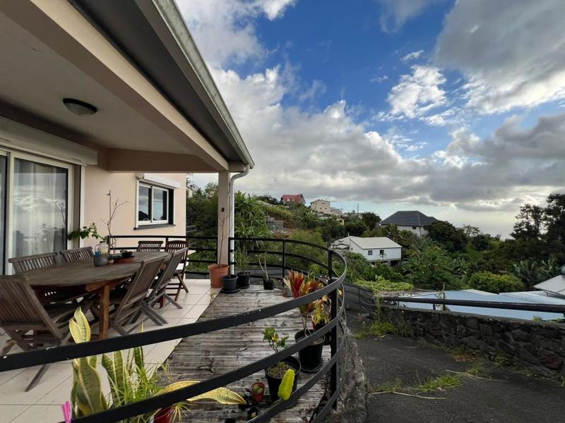 Maison - 101 m² - 5 pièces