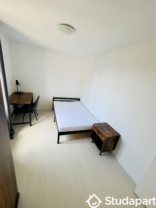 Chambre - 10 m² - 1 pièce