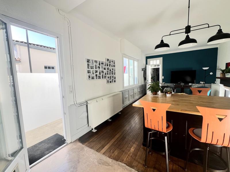 Maison jumelée - 240 m² - 11 pièces