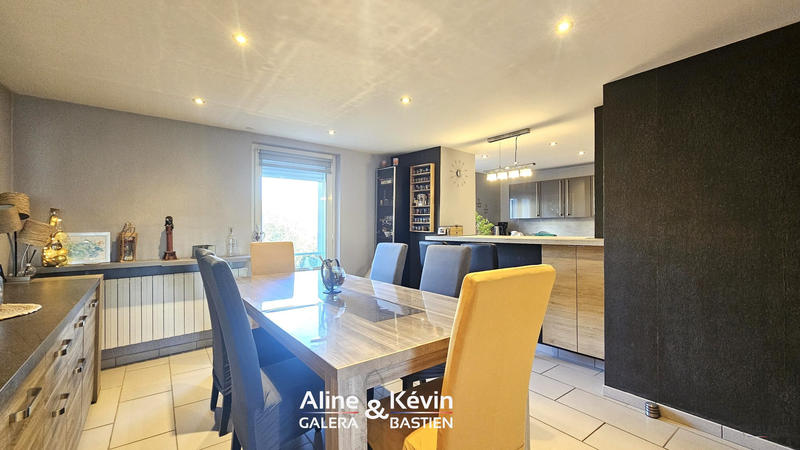 Maison - 102 m² - 4 pièces