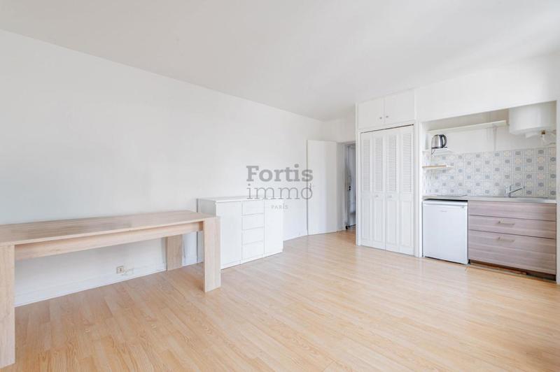 Studio - 24 m² - 1 pièce