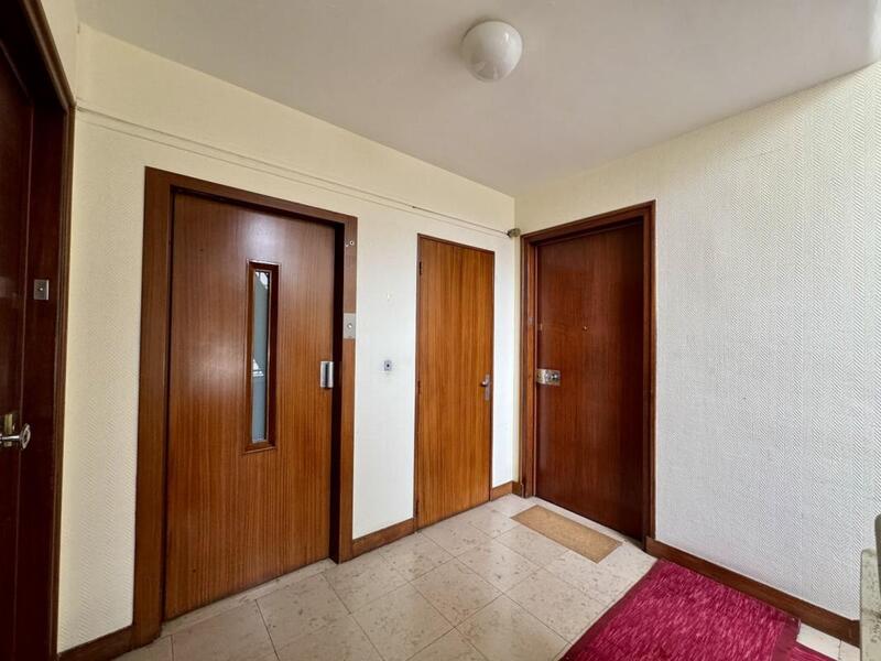 Appartement - 100 m² - 4 pièces