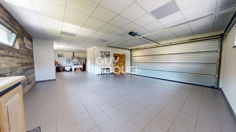 Maison - 240 m² - 7 pièces