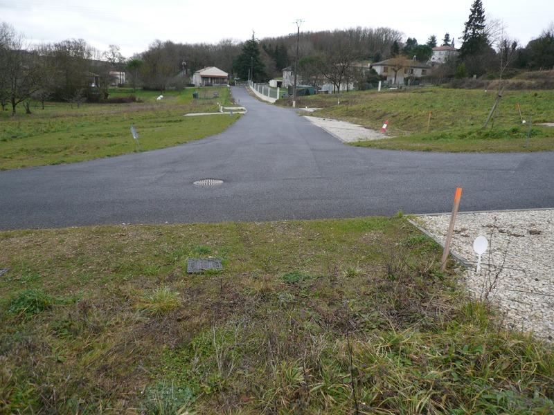 Terrain constructible - 606 m²