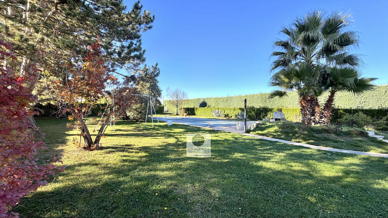 Maison - 208 m² - 7 pièces