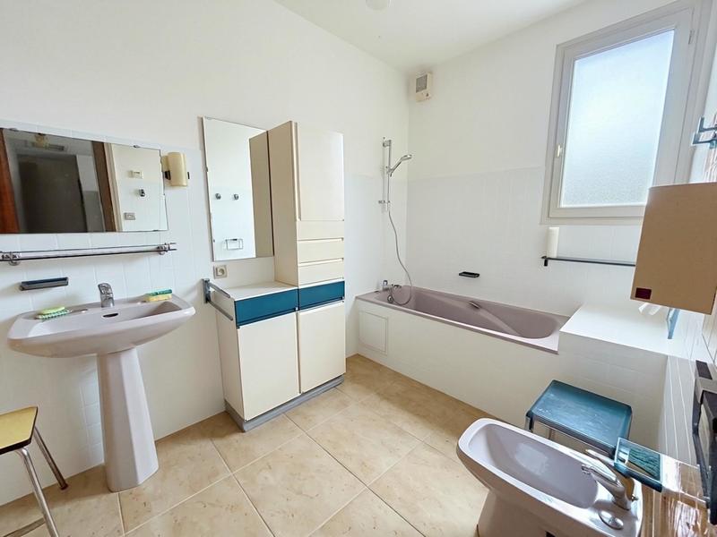 Maison - 180 m² - 7 pièces