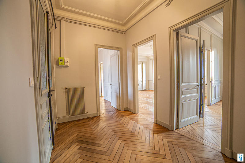 Appartement - 143 m² - 5 pièces