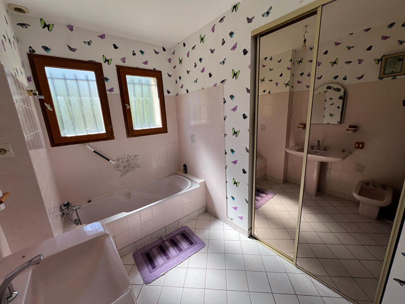 Maison - 214 m² - 7 pièces