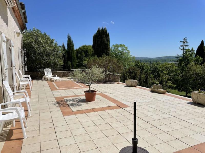 Maison - 254 m² - 7 pièces