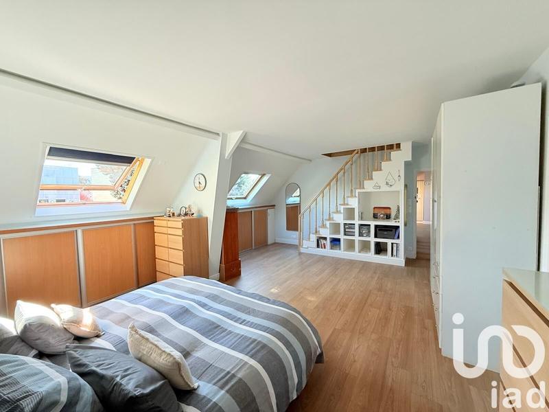 Maison - 200 m² - 7 pièces