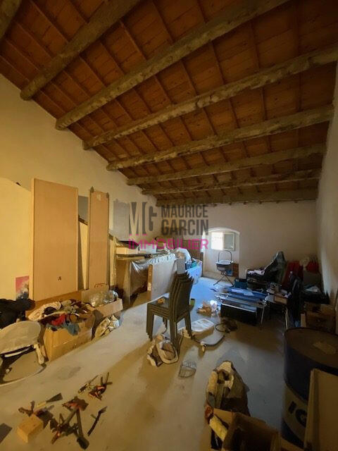 Maison - 209 m² - 8 pièces