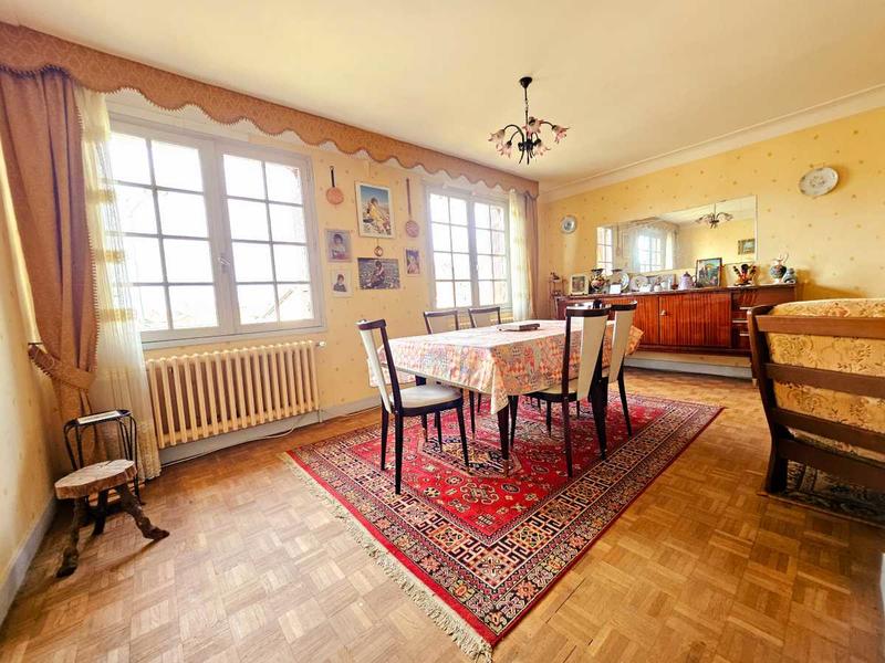 Maison - 92 m² - 5 pièces