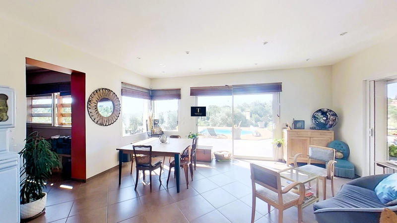 Villa - 171 m² - 5 pièces