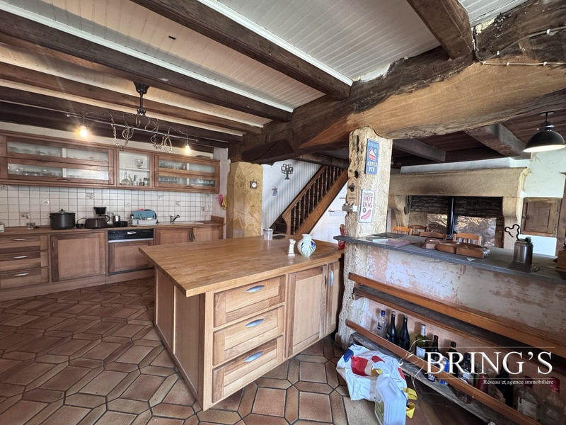 Maison - 204 m² - 6 pièces