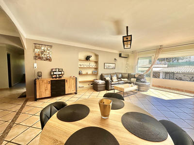 Villa - 250 m² - 7 pièces