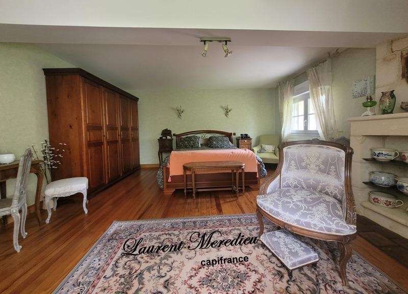 Maison - 240 m² - 6 pièces