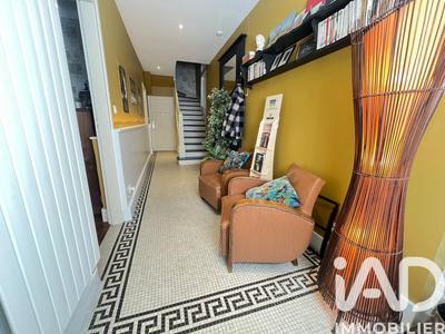 Maison - 220 m² - 7 pièces