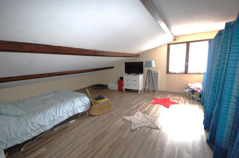 Maison traditionnelle - 353 m² - 10 pièces