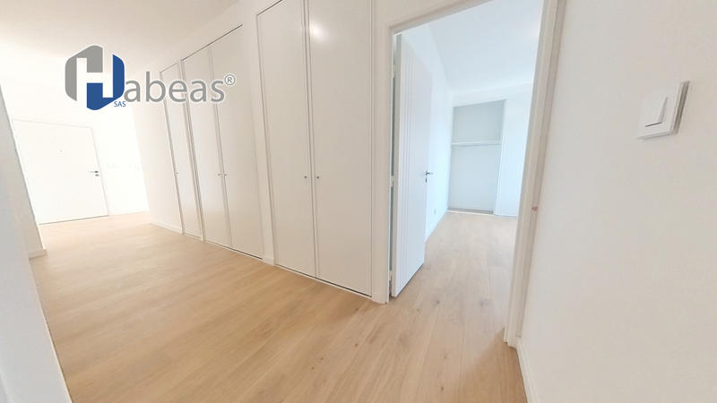 Appartement - 90 m² - 4 pièces