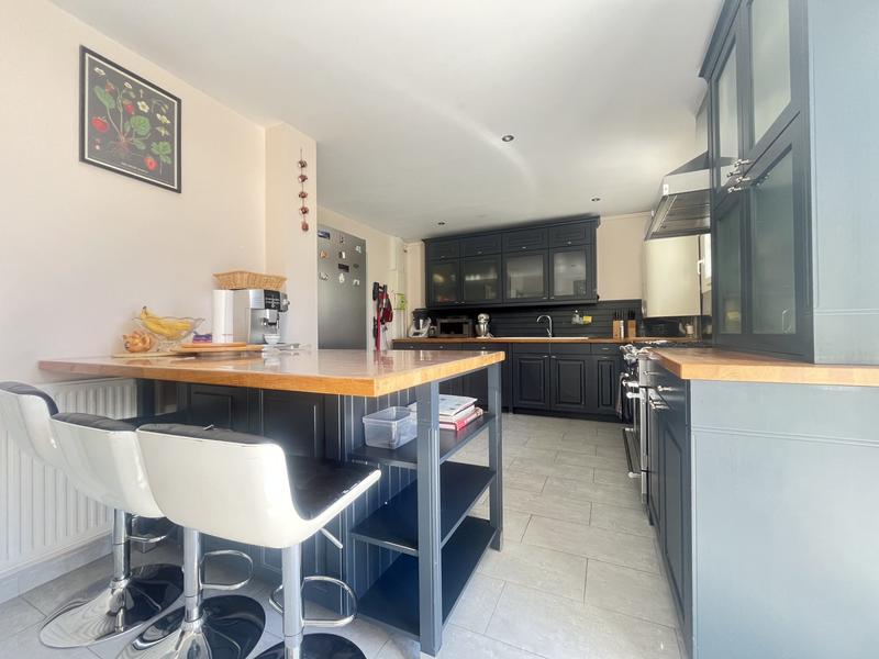 Maison - 134 m² - 6 pièces