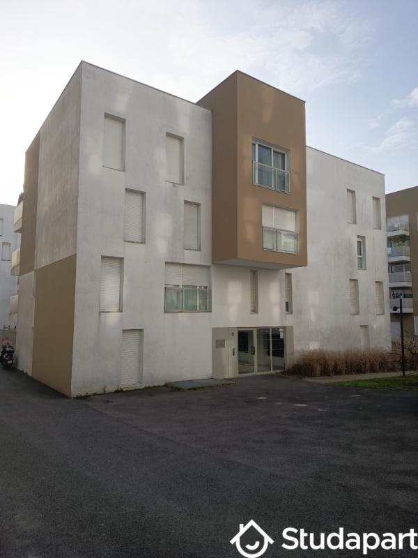 Chambre - 9 m² - 1 pièce