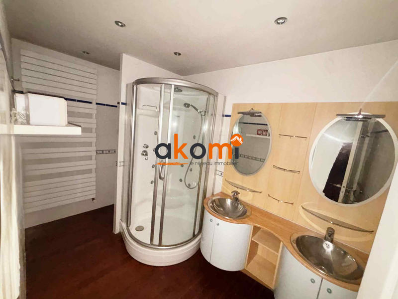 Appartement - 177 m² - 6 pièces