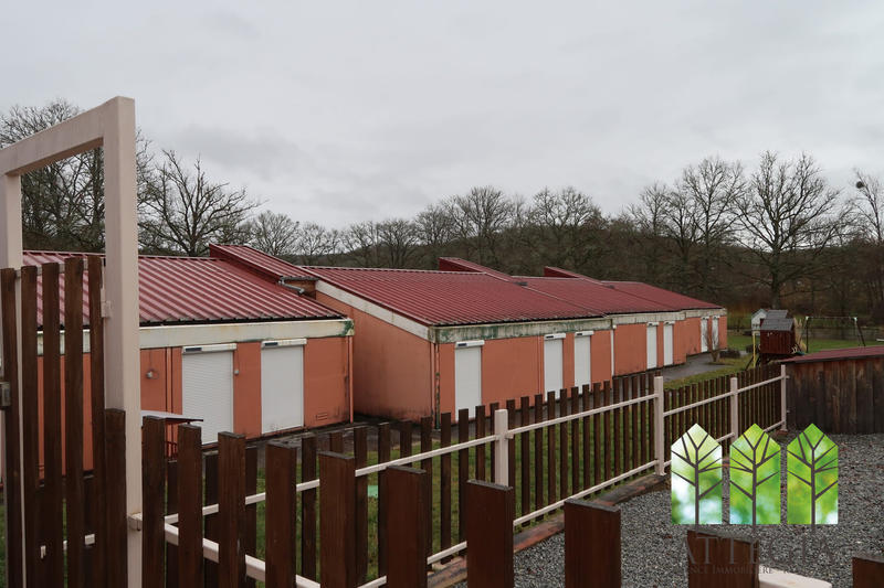 Maison - 966 m² - 20 pièces