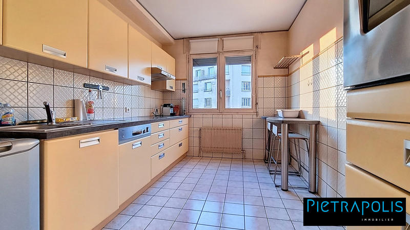 Appartement - 93 m² - 4 pièces