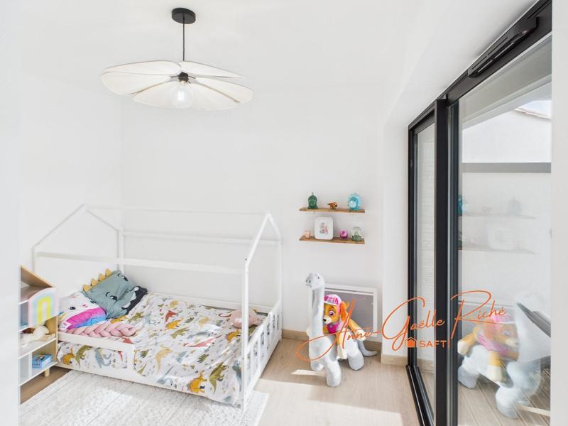 Maison - 210 m² - 6 pièces