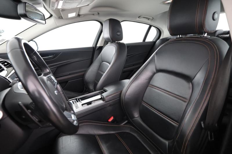 Jaguar Xe 2.0 Prestige Auto 200 ch