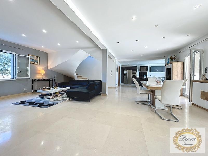 Villa - 180 m² - 6 pièces