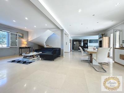 Villa - 180 m² - 6 pièces