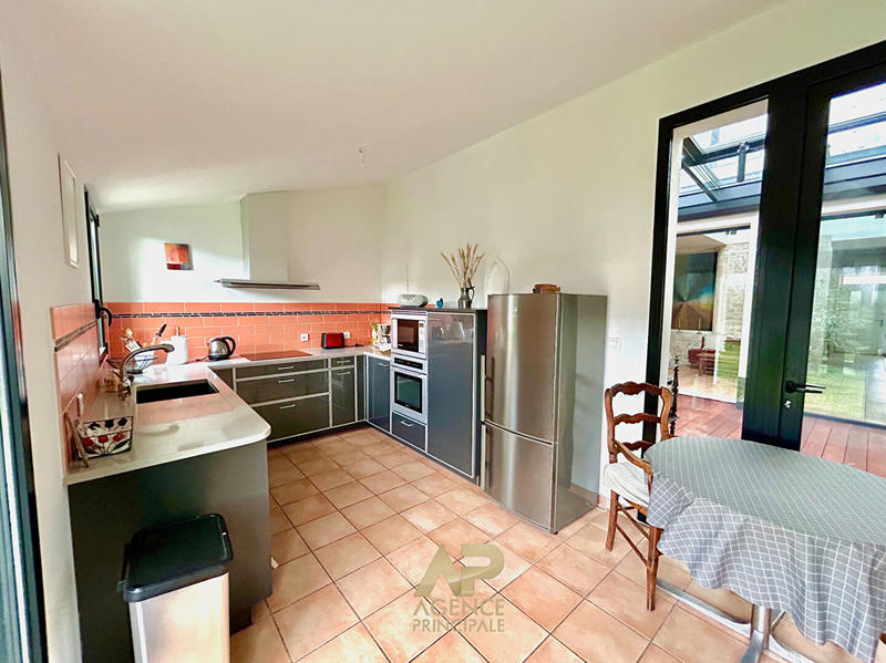 Maison - 203 m² - 5 pièces