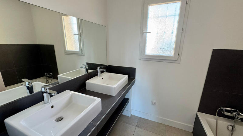 Maison - 137 m² - 5 pièces