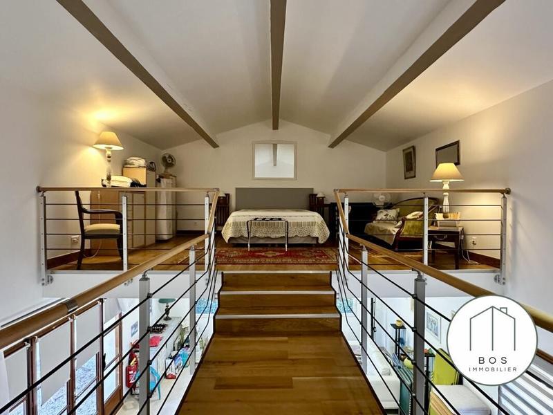 Villa - 296 m² - 6 pièces