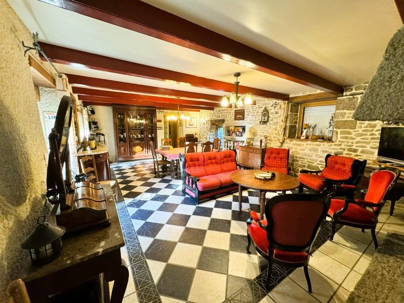 Maison - 209 m² - 6 pièces