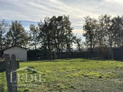 Terrain constructible - 865 m²