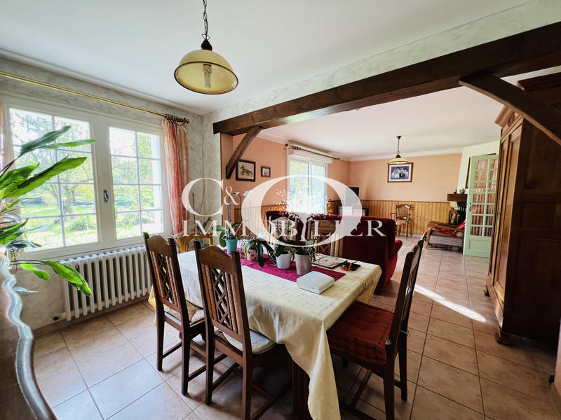 Maison - 176 m² - 9 pièces