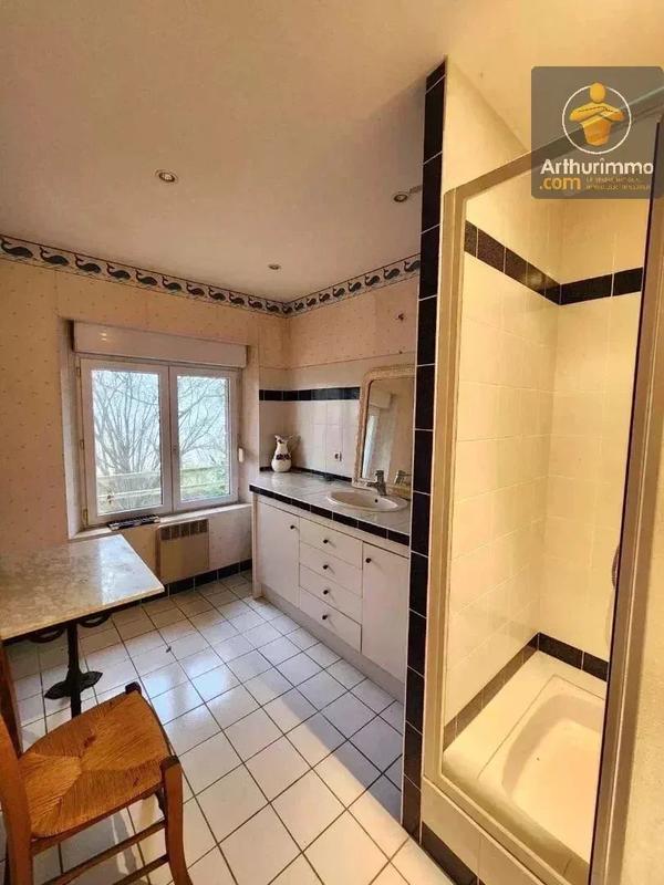 Maison - 280 m² - 11 pièces