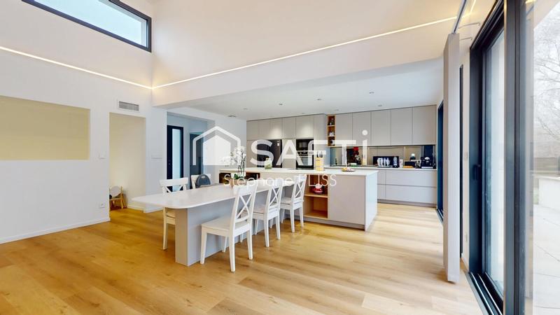 Maison - 153 m² - 8 pièces