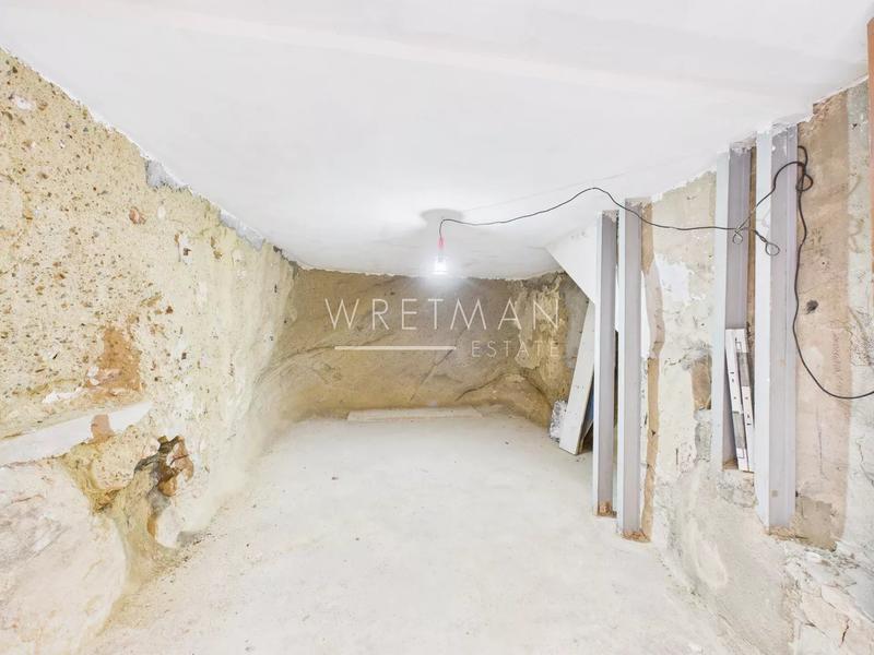 Cave - 18 m²