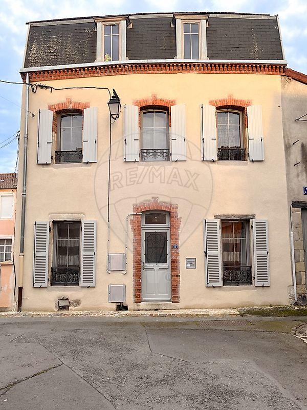 Maison - 162 m² - 7 pièces