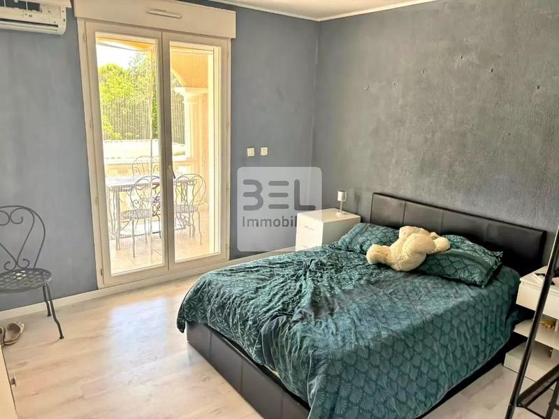 Maison - 273 m² - 11 pièces