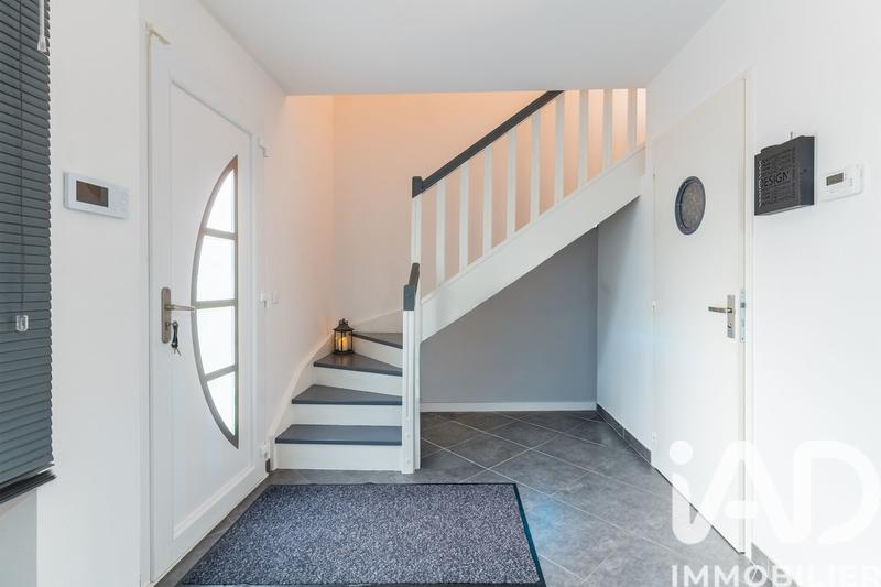 Maison - 93 m² - 4 pièces