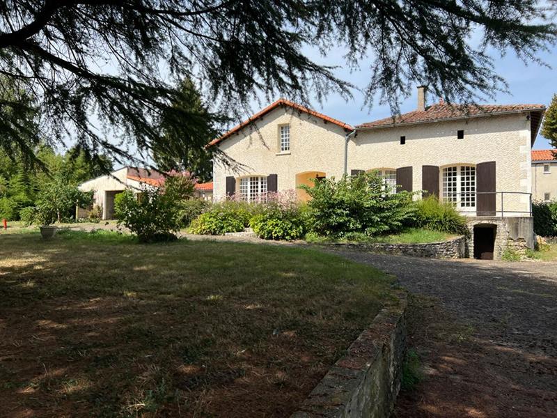 Maison - 190 m² - 6 pièces