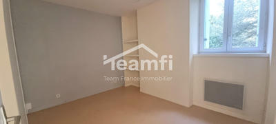 Maison - 230 m² - 9 pièces