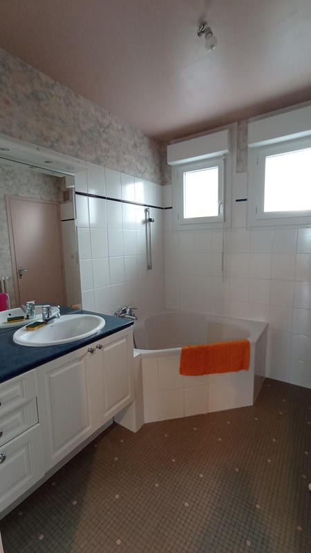 Maison - 121 m² - 6 pièces