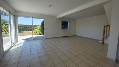 Maison - 92 m² - 5 pièces